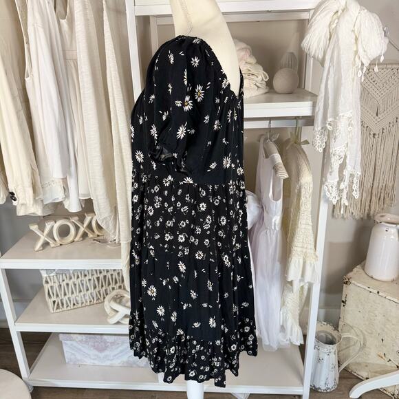 Maurice’s sz. Medium black white baby doll daisy feminine sundress casual #4051 - Picture 2 of 10